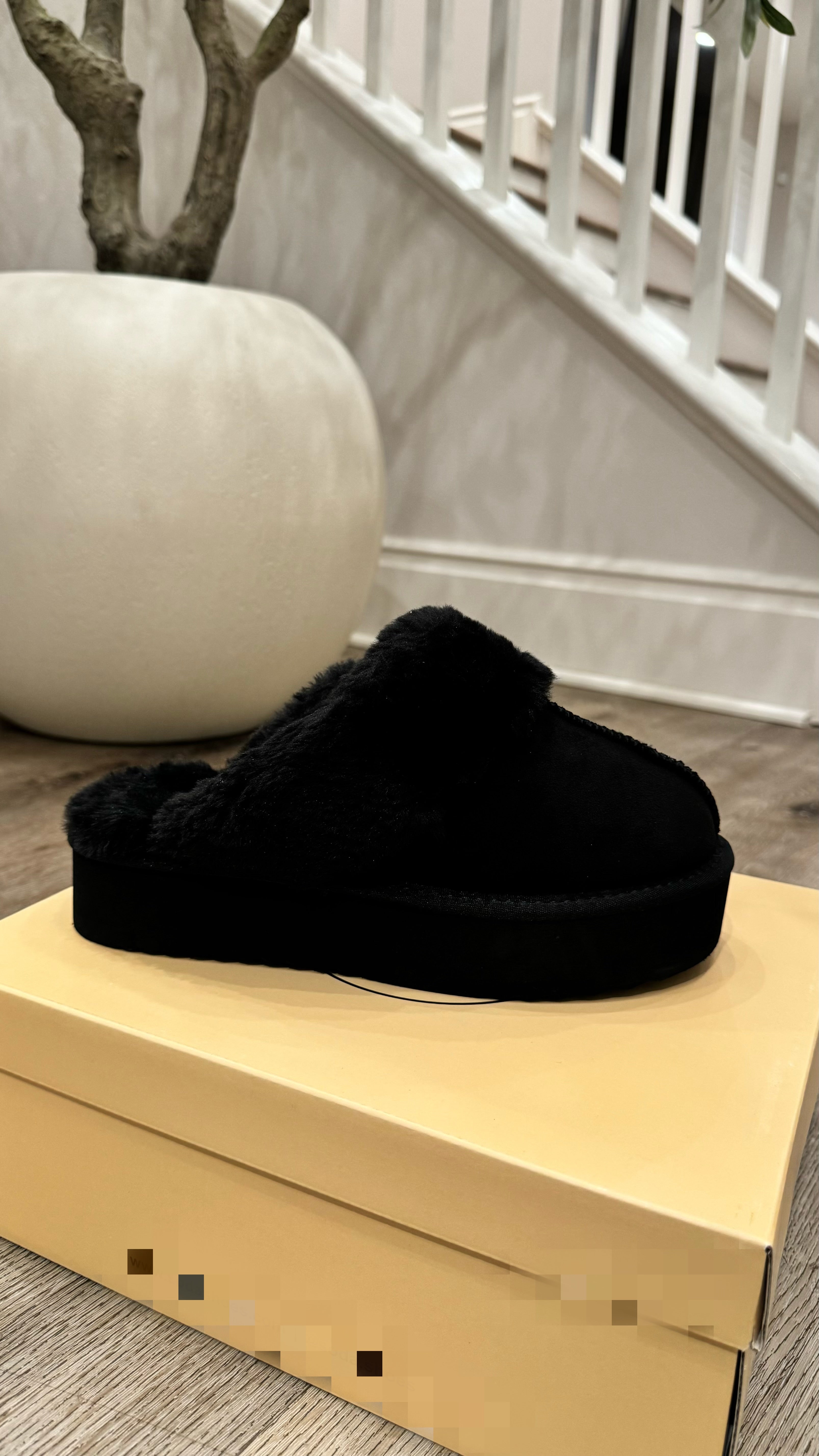 BLACK PLATFORM SLIPPERS