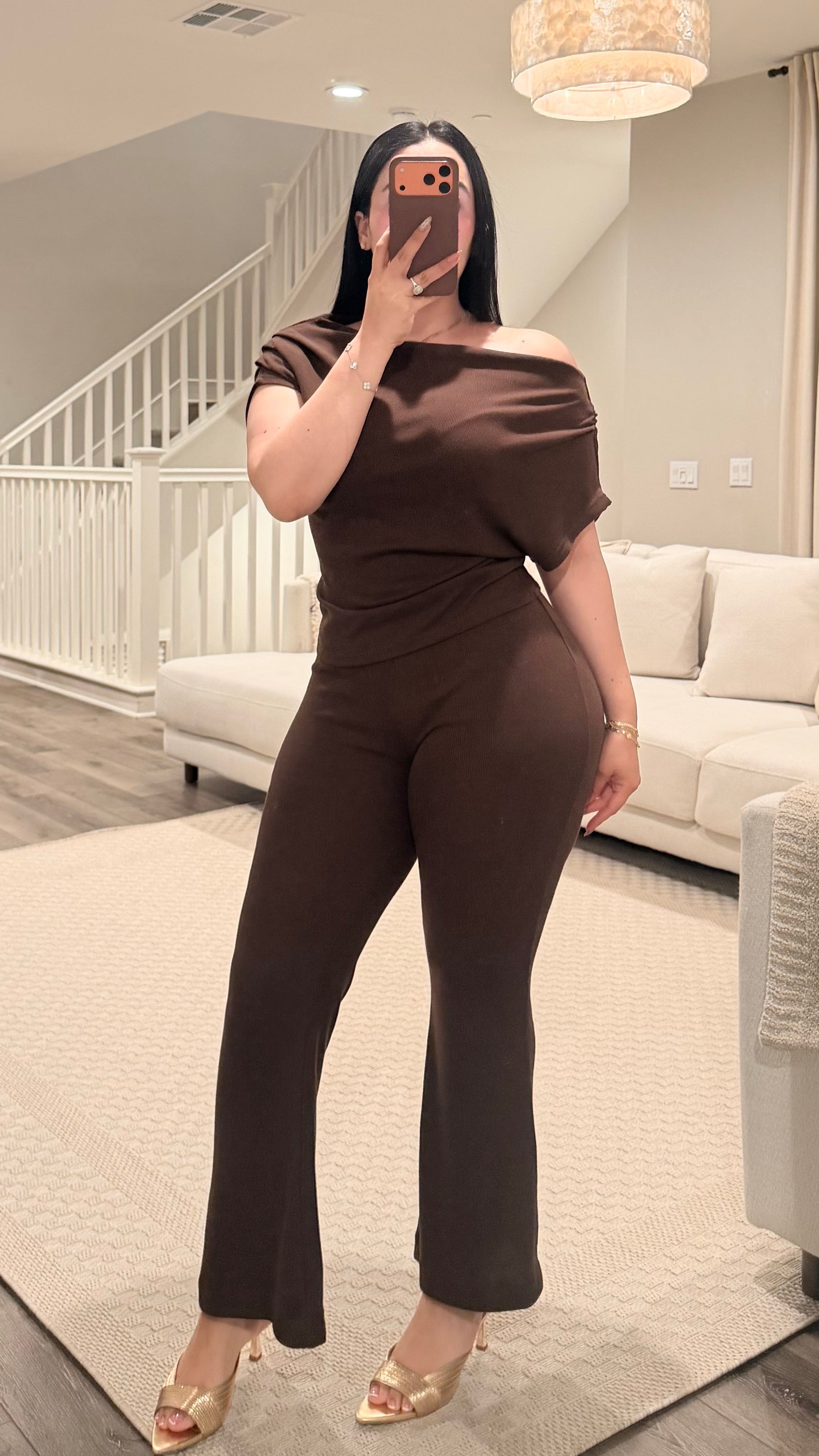 Sarahi Brown Set