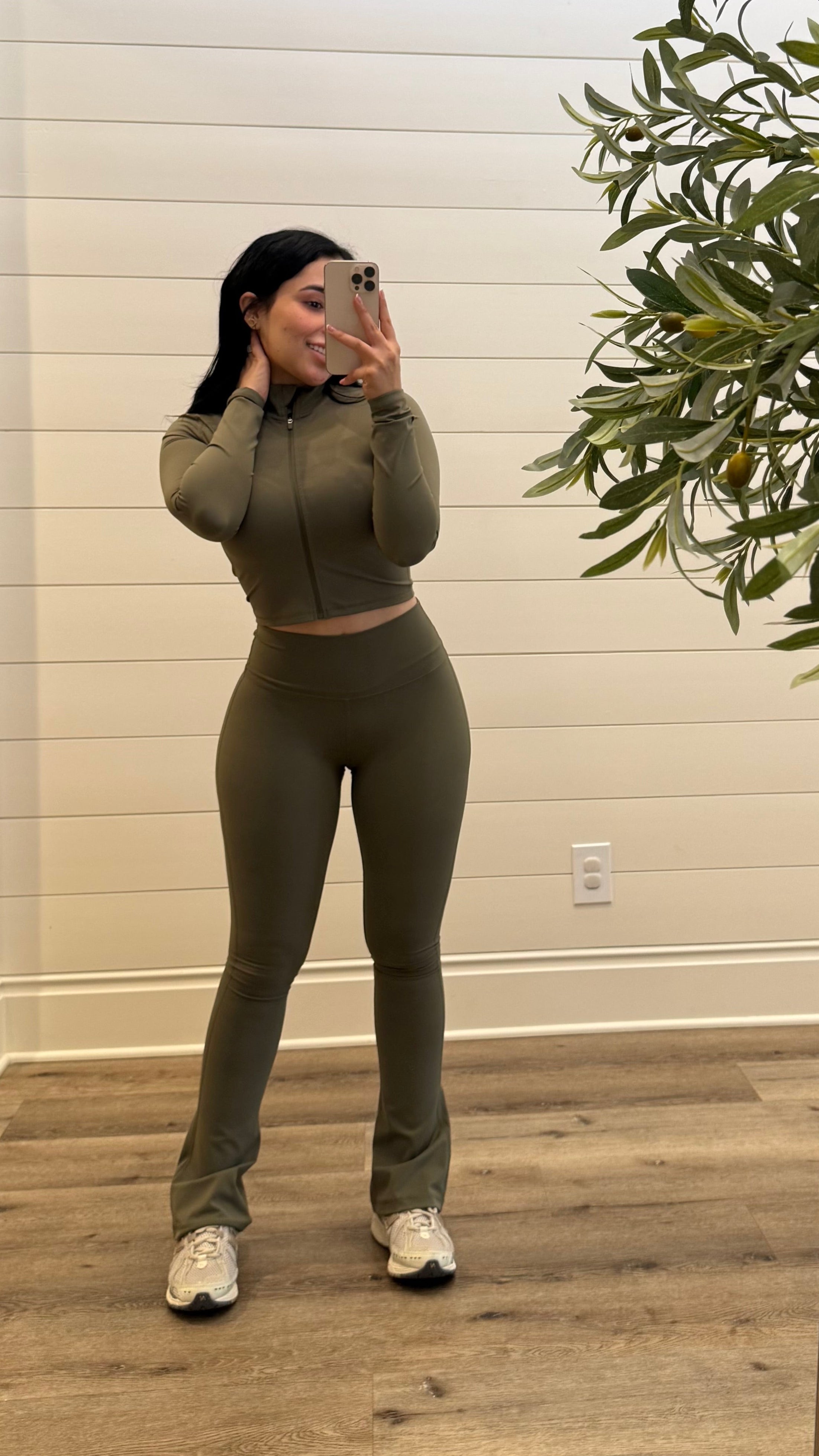 OLIVE WORKOUT SET
