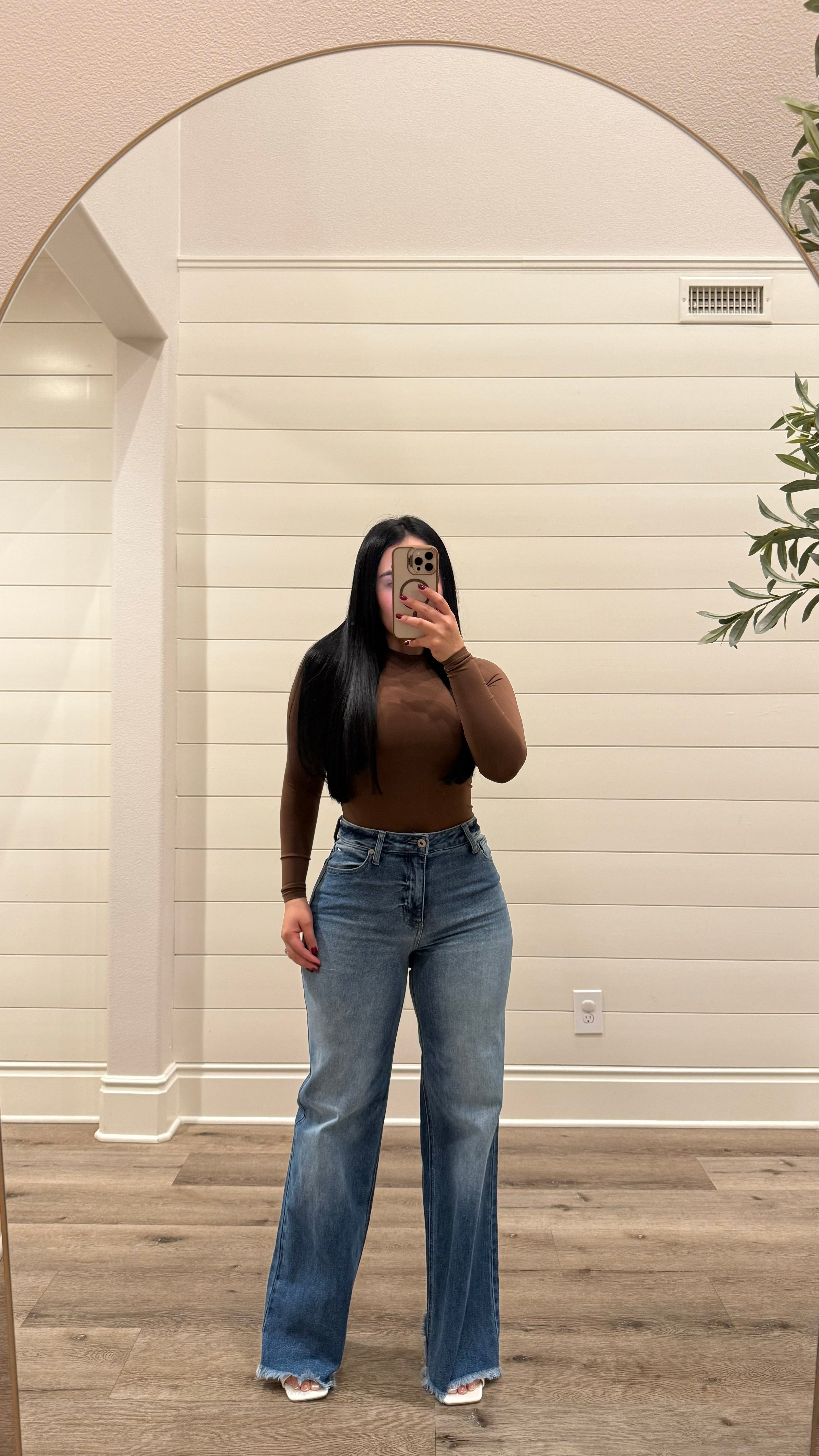 HI-RISE WIDE LEG JEANS