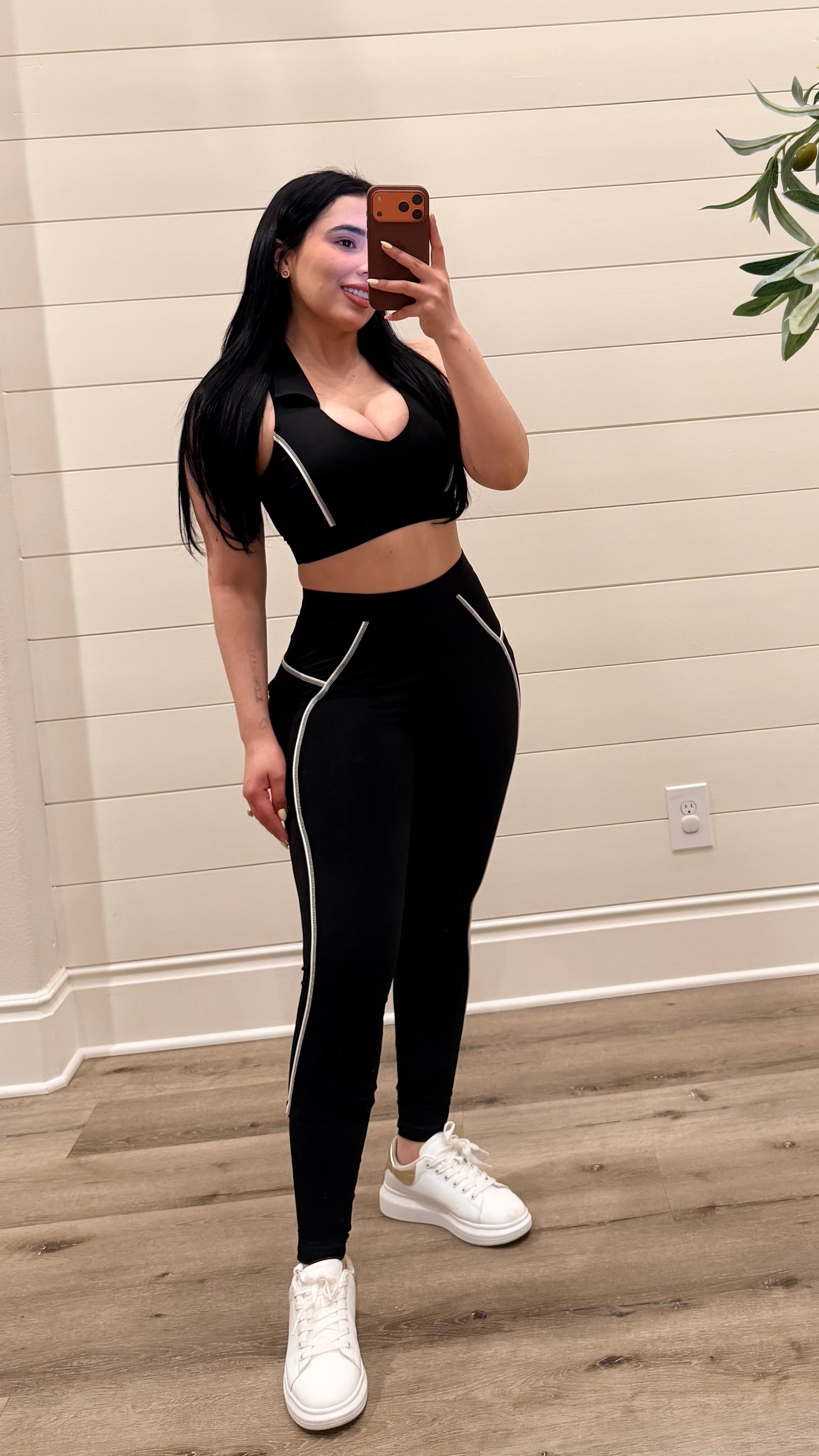 Sofia Black Active Set